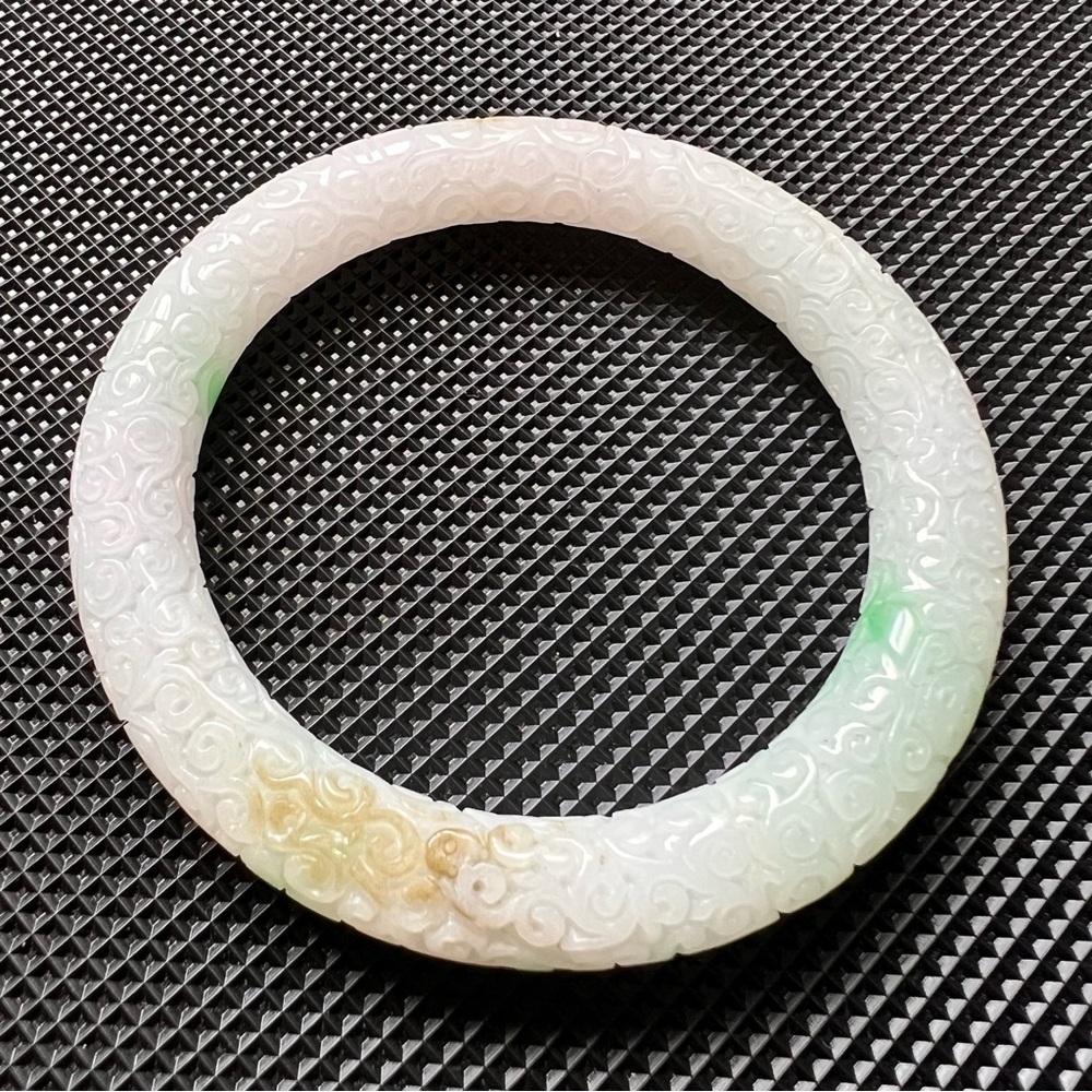 💚💯Authentic unique traditional style carved white Jade bangle translucent - Picture 5 of 14